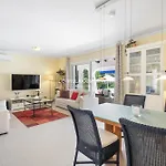 Rosamond Vila Son Parc