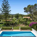 Rosamond Vila Son Parc